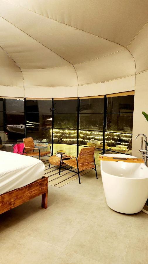 Starry Domes Desert Camp Badīyah Zewnętrze zdjęcie